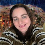 Licenciada en Pedagogía, con amplia
formación y experiencia en el campo de la
docencia; me encanta enseñar y aprender
enseñando.